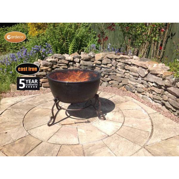 Gardeco Meredir Cast Iron Fire Bowl In Bronze In Action | SKU: MEREDIR | Barcode: 5031599045511